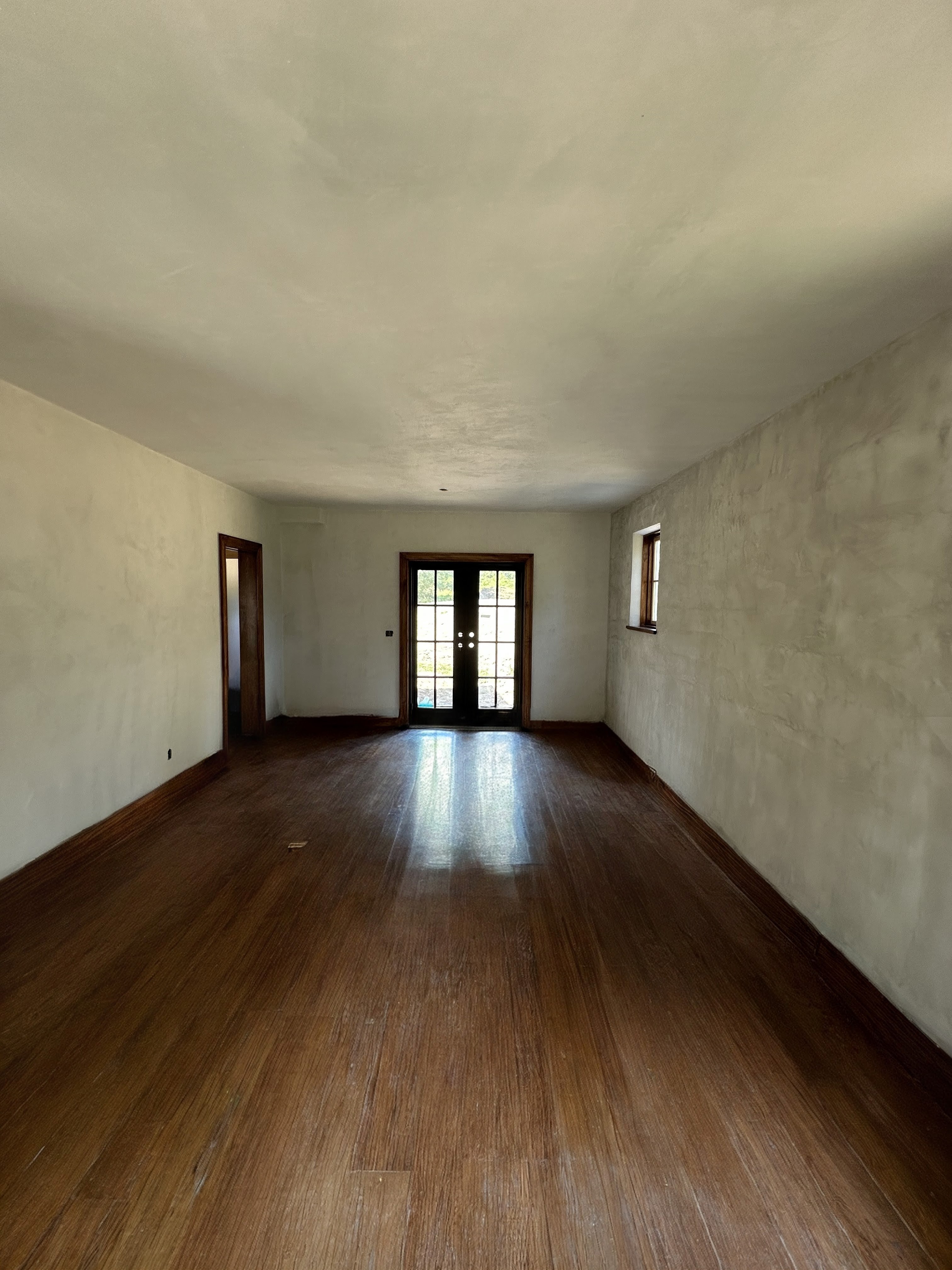 Two‑coat veneer plaster system — Imperial basecoat under decorative finish